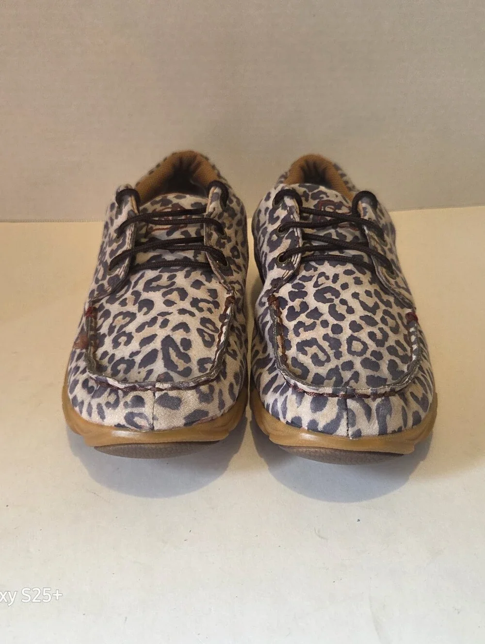 Twisted X Distressed Women's Leopard Cheetah Print Boat Driving Mocs Size 7.5